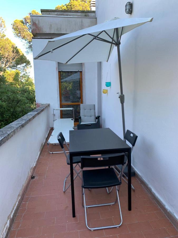 Bellavista Beachfront Apartments Quercianella Exterior photo